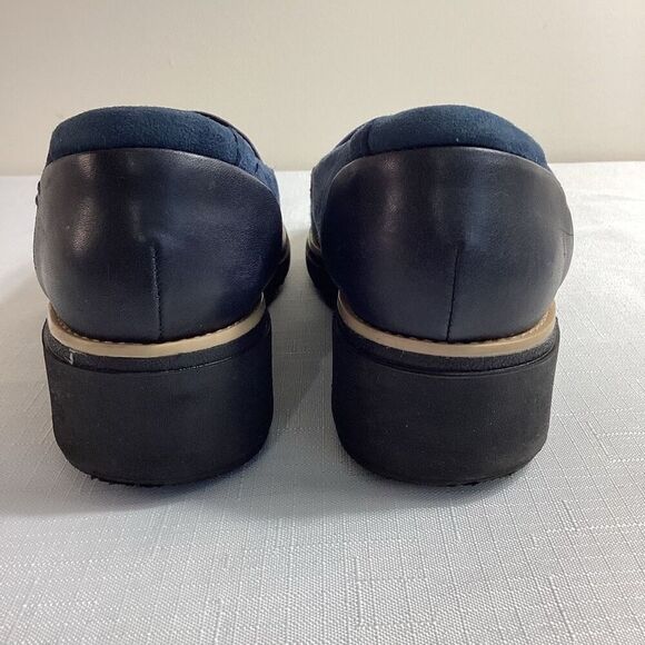 Clarks Women’s Navy Blue Suede Comfort Loafer Size 7.5 - Picture 7 of 13